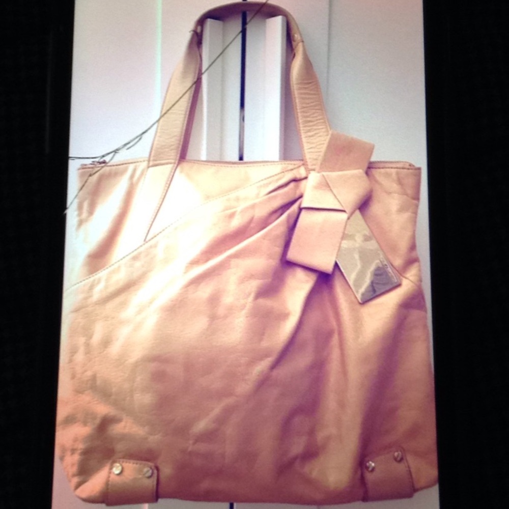 LARGE VINCE CAMUTO TOTE BAG GENTYL USED